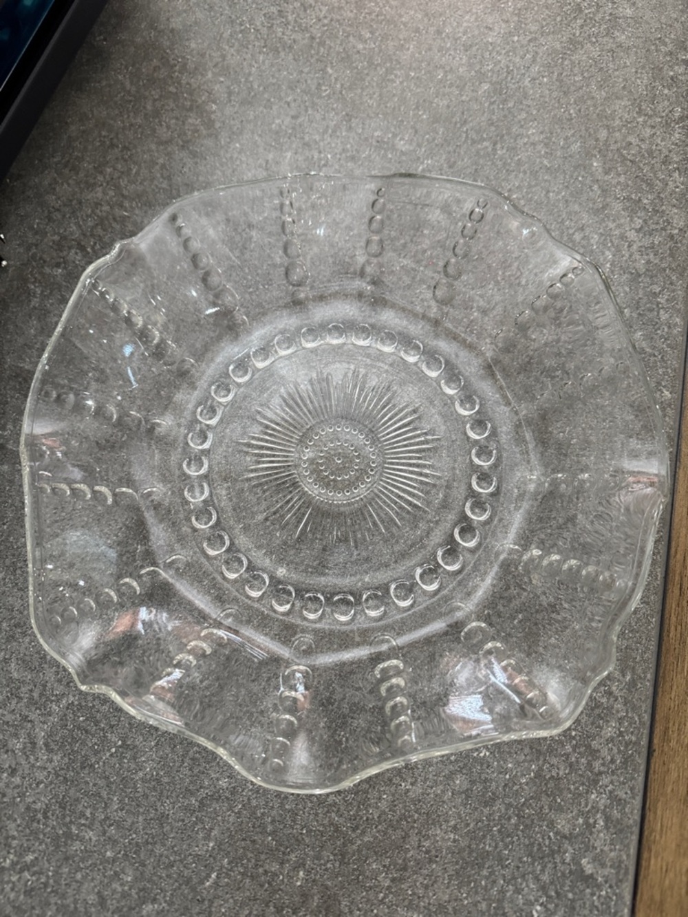 Sunburst Pattern Clear Glass Serving Bowl